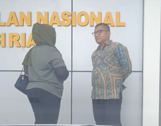 Diduga Gunakan Pasir Laut, Oknum Pegawai Satker PUPR Riau Dikonfirmasi Bertingkah Seperti Pengacara 
